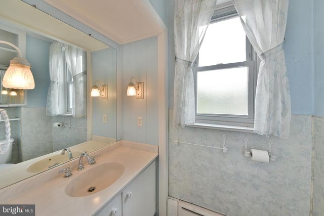 142 BLAKE AVE, Jenkintown, PA 19046