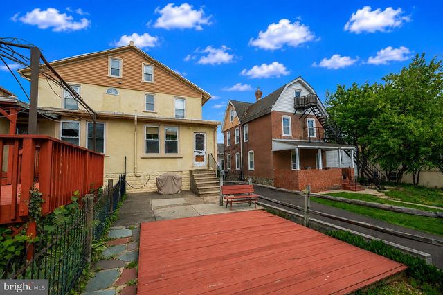142 BLAKE AVE, Jenkintown, PA 19046