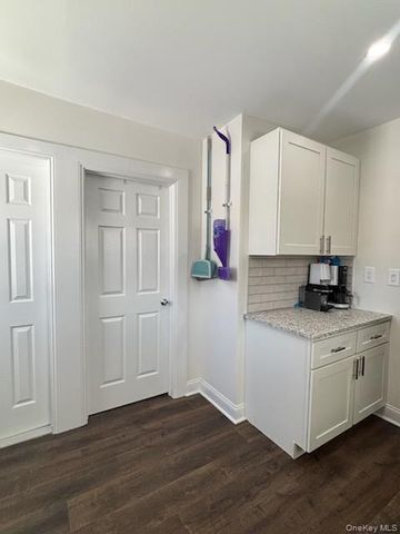 44 Henry Street, Kings Park, NY 11754