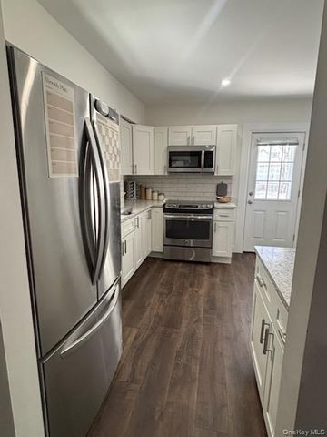 44 Henry Street, Kings Park, NY 11754