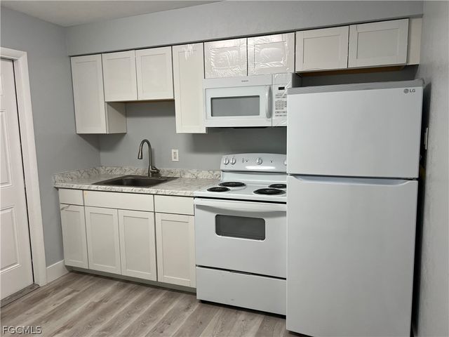 337 Tudor DR R, Cape Coral, FL 33904