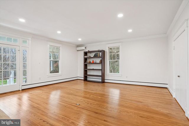 19 WALNUT HILL RD, La Plata, MD 20646