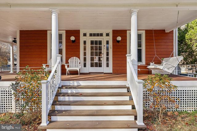 19 WALNUT HILL RD, La Plata, MD 20646