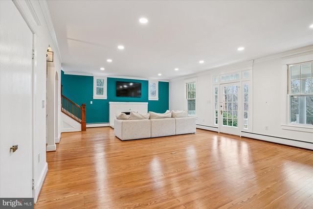 19 WALNUT HILL RD, La Plata, MD 20646