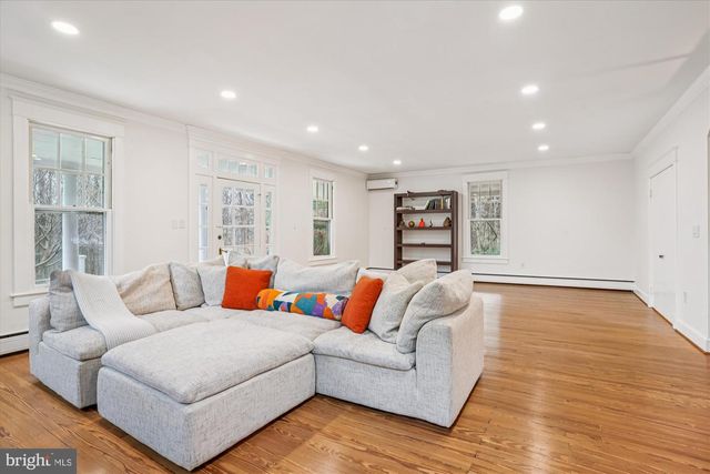 19 WALNUT HILL RD, La Plata, MD 20646