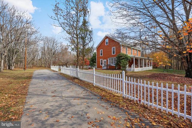 19 WALNUT HILL RD, La Plata, MD 20646