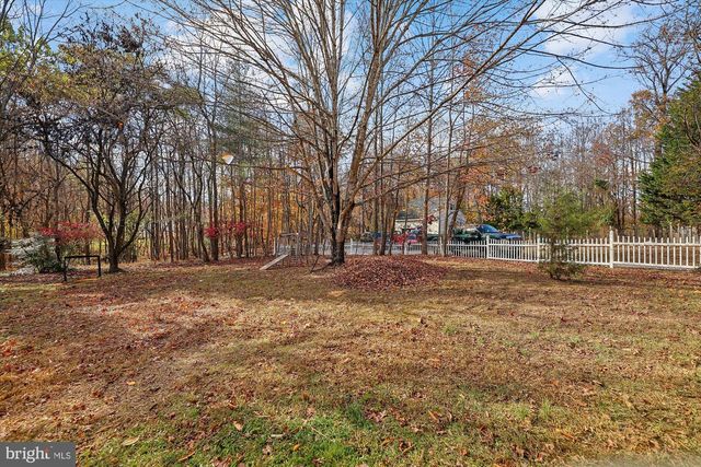 19 WALNUT HILL RD, La Plata, MD 20646