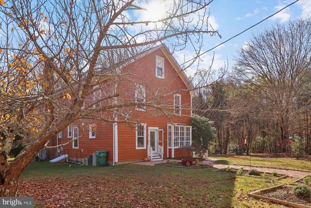 19 WALNUT HILL RD, La Plata, MD 20646