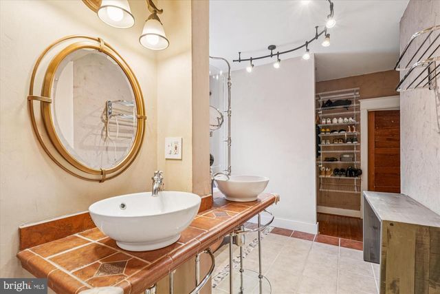 19 WALNUT HILL RD, La Plata, MD 20646