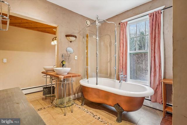 19 WALNUT HILL RD, La Plata, MD 20646