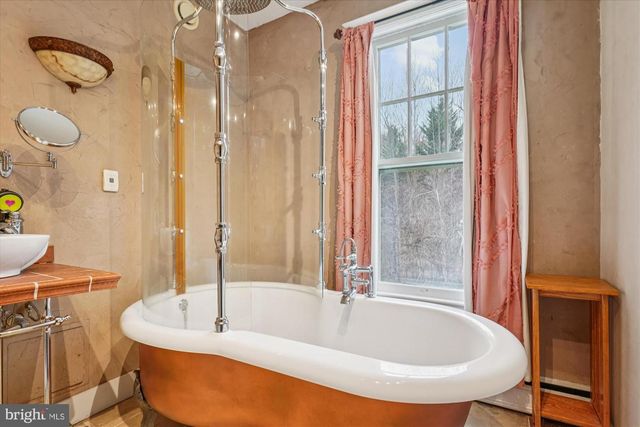 19 WALNUT HILL RD, La Plata, MD 20646