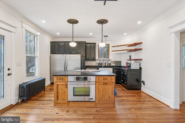 19 WALNUT HILL RD, La Plata, MD 20646