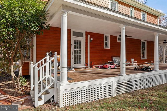 19 WALNUT HILL RD, La Plata, MD 20646