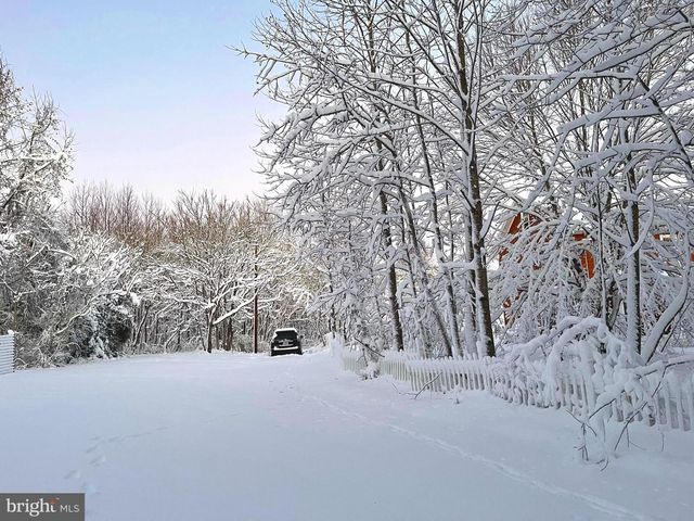 19 WALNUT HILL RD, La Plata, MD 20646