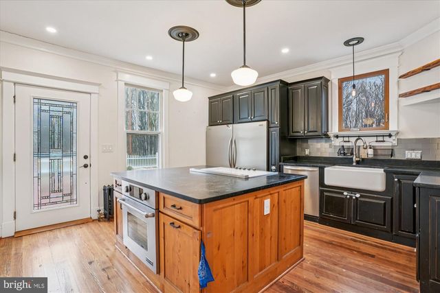 19 WALNUT HILL RD, La Plata, MD 20646