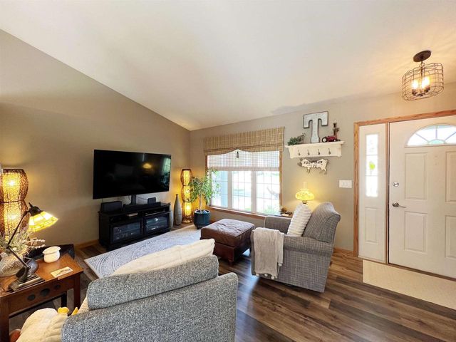443 MARY LEE DRIVE, Fond Du Lac, WI 54935