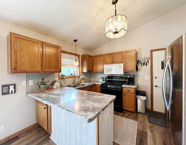 443 MARY LEE DRIVE, Fond Du Lac, WI 54935