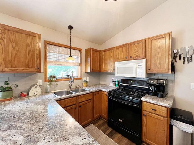 443 MARY LEE DRIVE, Fond Du Lac, WI 54935