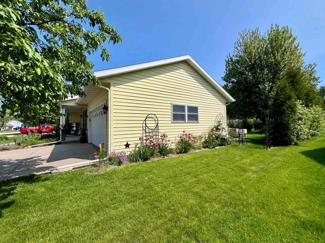443 MARY LEE DRIVE, Fond Du Lac, WI 54935