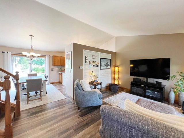 443 MARY LEE DRIVE, Fond Du Lac, WI 54935