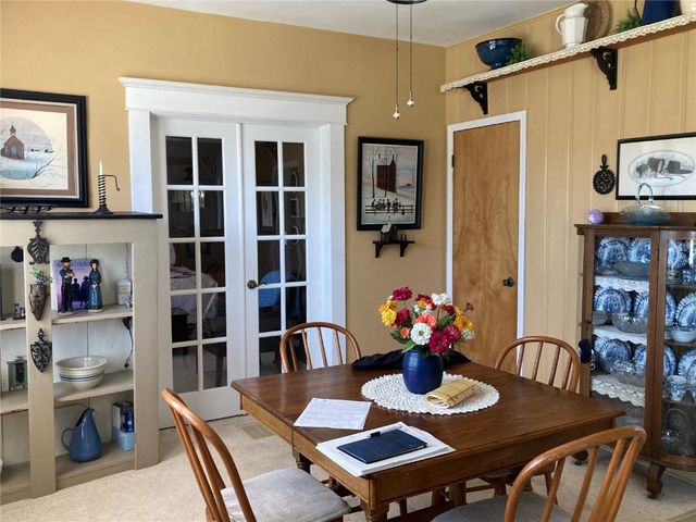 909 S 8th Avenue, Vinton, IA 52349