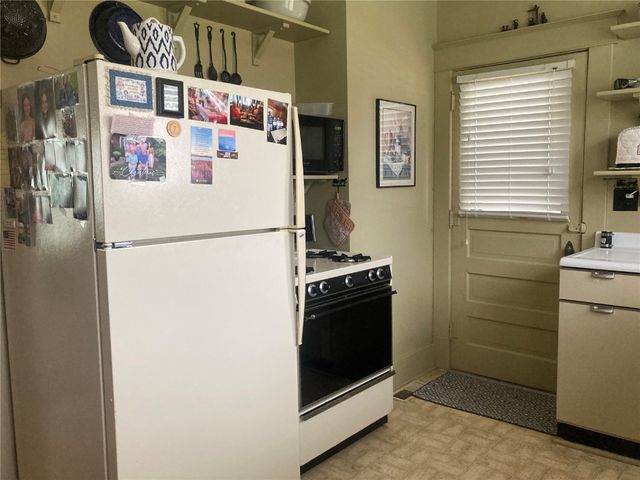 909 S 8th Avenue, Vinton, IA 52349