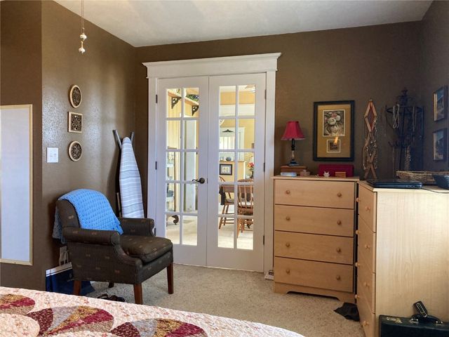 909 S 8th Avenue, Vinton, IA 52349