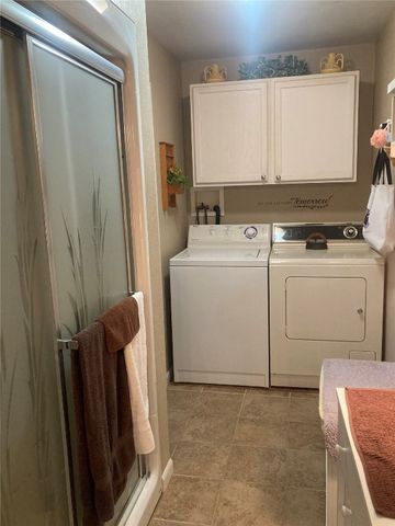 909 S 8th Avenue, Vinton, IA 52349