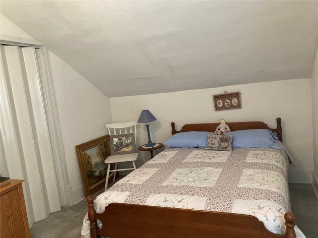 909 S 8th Avenue, Vinton, IA 52349