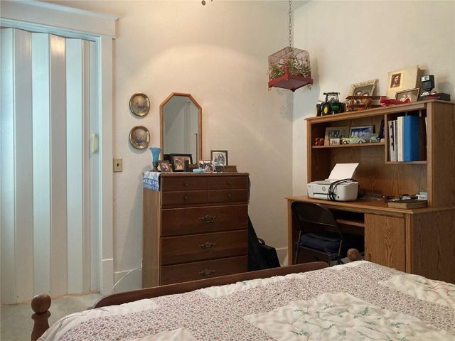 909 S 8th Avenue, Vinton, IA 52349