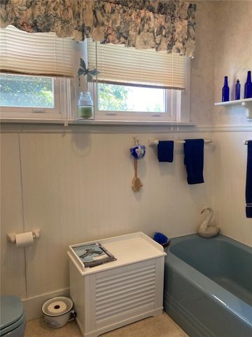 909 S 8th Avenue, Vinton, IA 52349