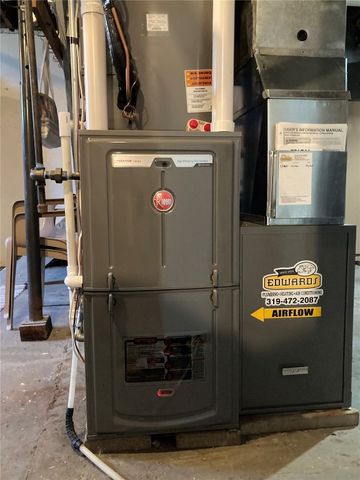 909 S 8th Avenue, Vinton, IA 52349