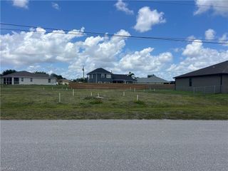 515 SE 11th ST, Cape Coral, FL 33990