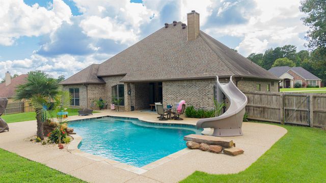 235 Kayla Ln, Hallsville, TX 75602