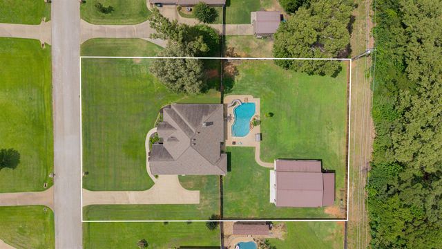 235 Kayla Ln, Hallsville, TX 75602