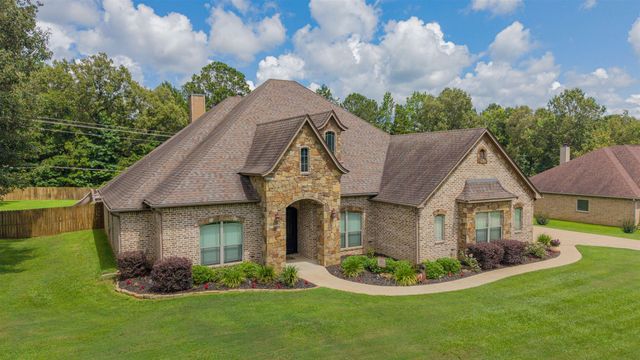 235 Kayla Ln, Hallsville, TX 75602