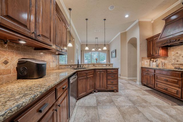 235 Kayla Ln, Hallsville, TX 75602