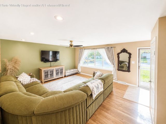 9375 Roosevelt Place, Crown Point, IN 46307