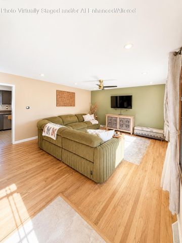 9375 Roosevelt Place, Crown Point, IN 46307