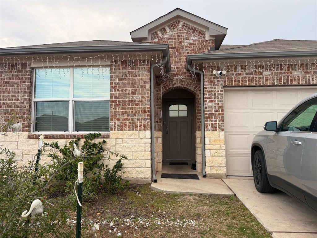 216 Charles TRL A, Georgetown, TX 78626