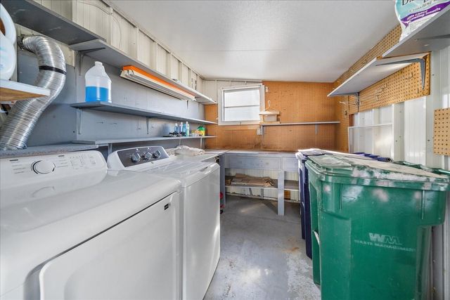 84 DEL RIO DRIVE, Palmetto, FL 34221