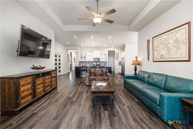 217 Emerald Garden Road, San Marcos, TX 78666