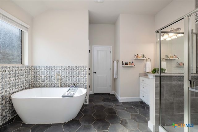 217 Emerald Garden Road, San Marcos, TX 78666