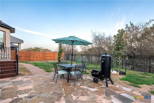 217 Emerald Garden Road, San Marcos, TX 78666