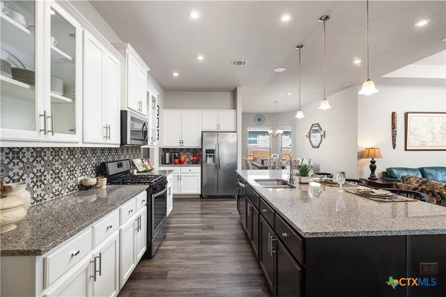 217 Emerald Garden Road, San Marcos, TX 78666