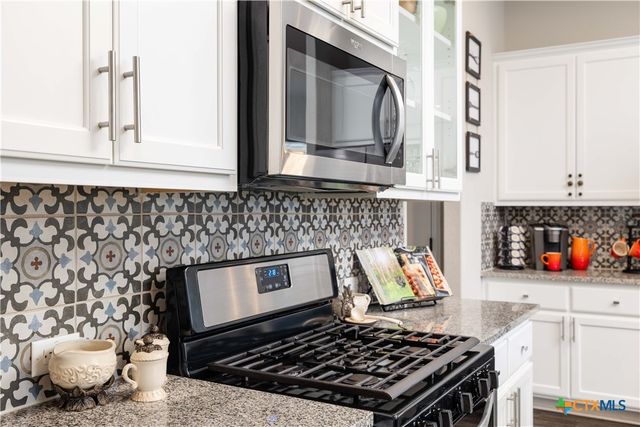 217 Emerald Garden Road, San Marcos, TX 78666