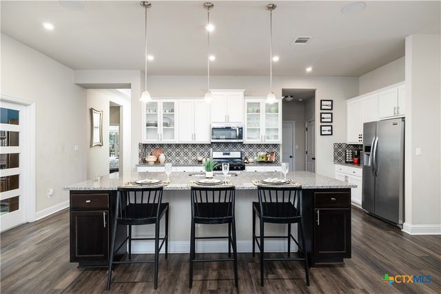 217 Emerald Garden Road, San Marcos, TX 78666