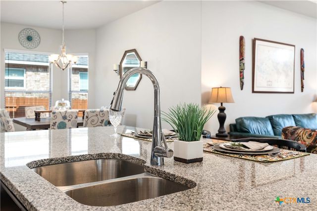 217 Emerald Garden Road, San Marcos, TX 78666