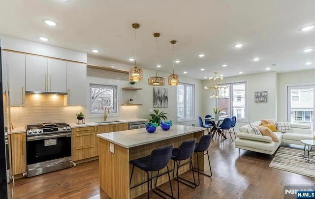 210 22nd Street 2, Irvington, NJ 07111