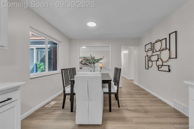 25016 Elmira, Redford Charter Township, MI 48239
